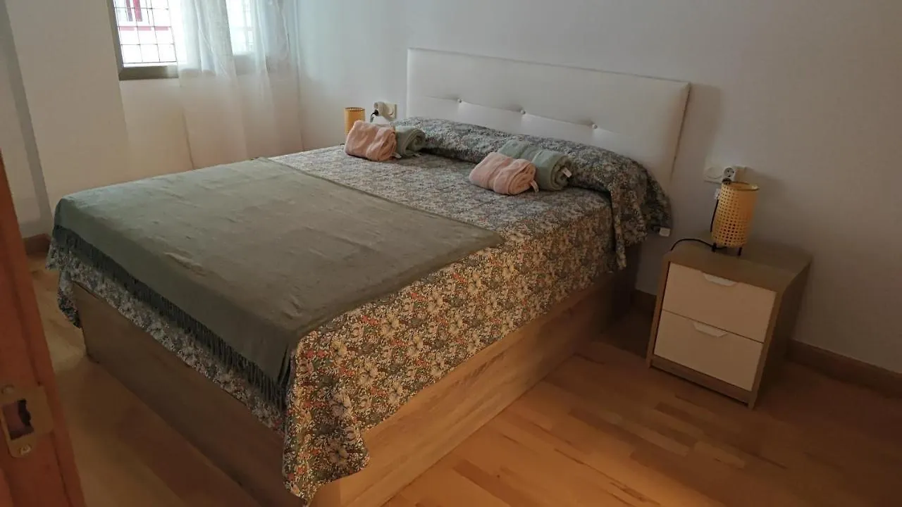 Casa Fenicia - Cosy Apartment With Free Private Parking Málaga
