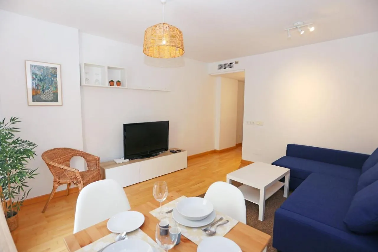 Casa Fenicia - Cosy Apartment With Free Private Parking Malaga
